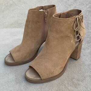 Nine West Mad Cool Peep Toe Suede Ankle Booties Sz 7.5